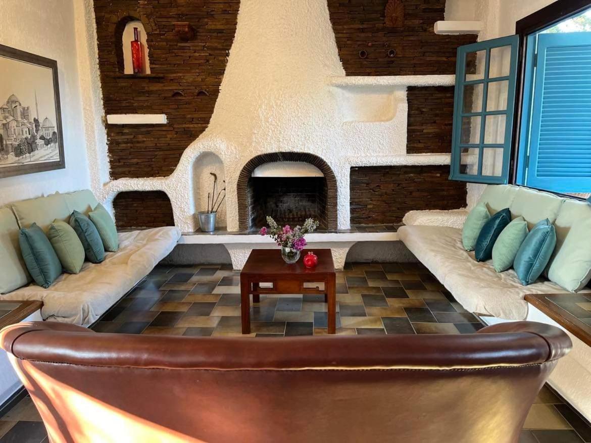 Villa Velissarios: Wonderful Villa Next To Beach Aegina ภายนอก รูปภาพ